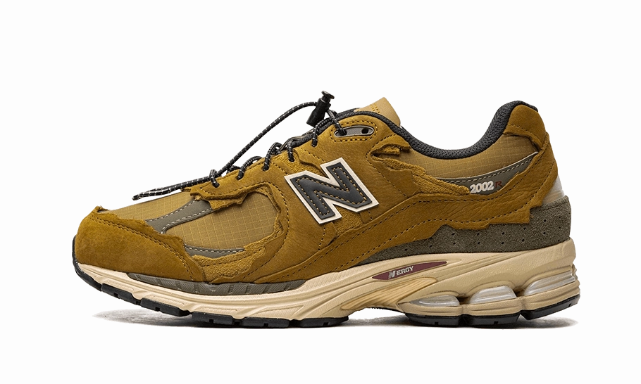 Women's New Balance Wide Width 2002R Protection Pack High Desert