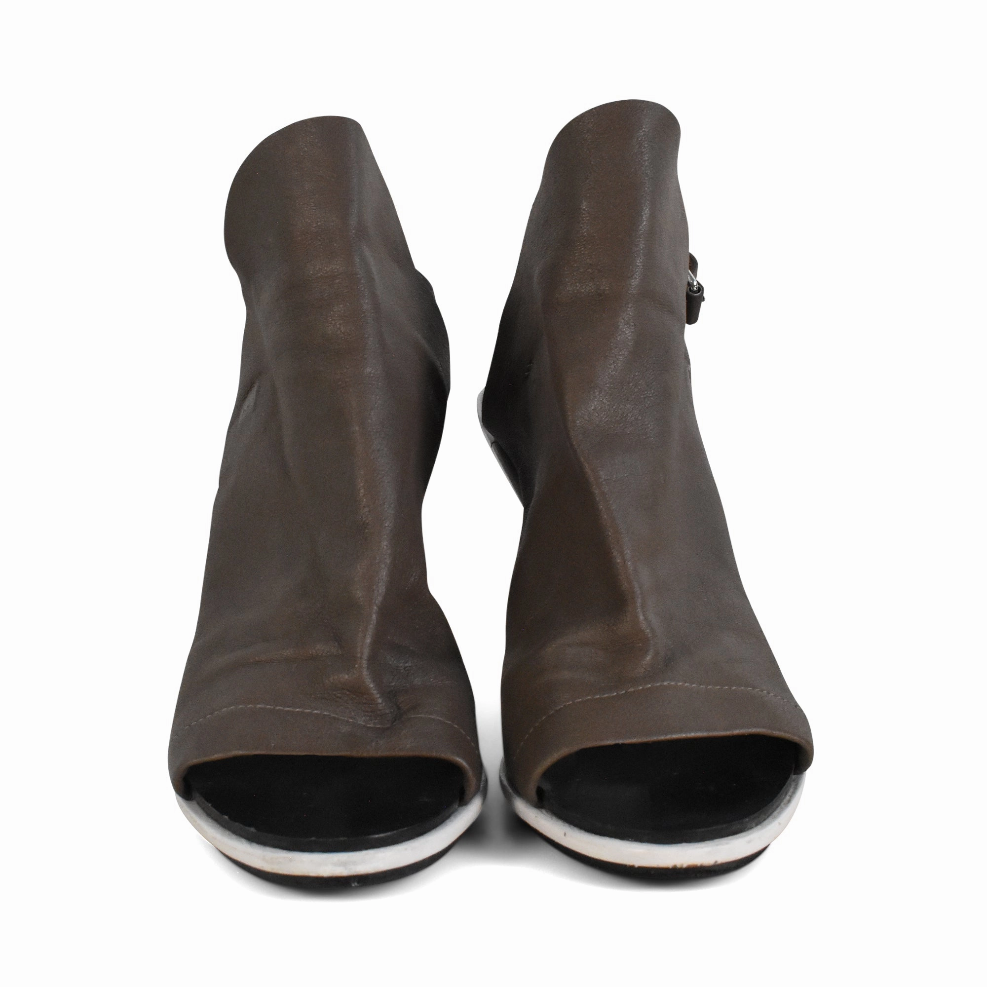 Balenciaga 'Glove' Slingback Heels - Women's 40