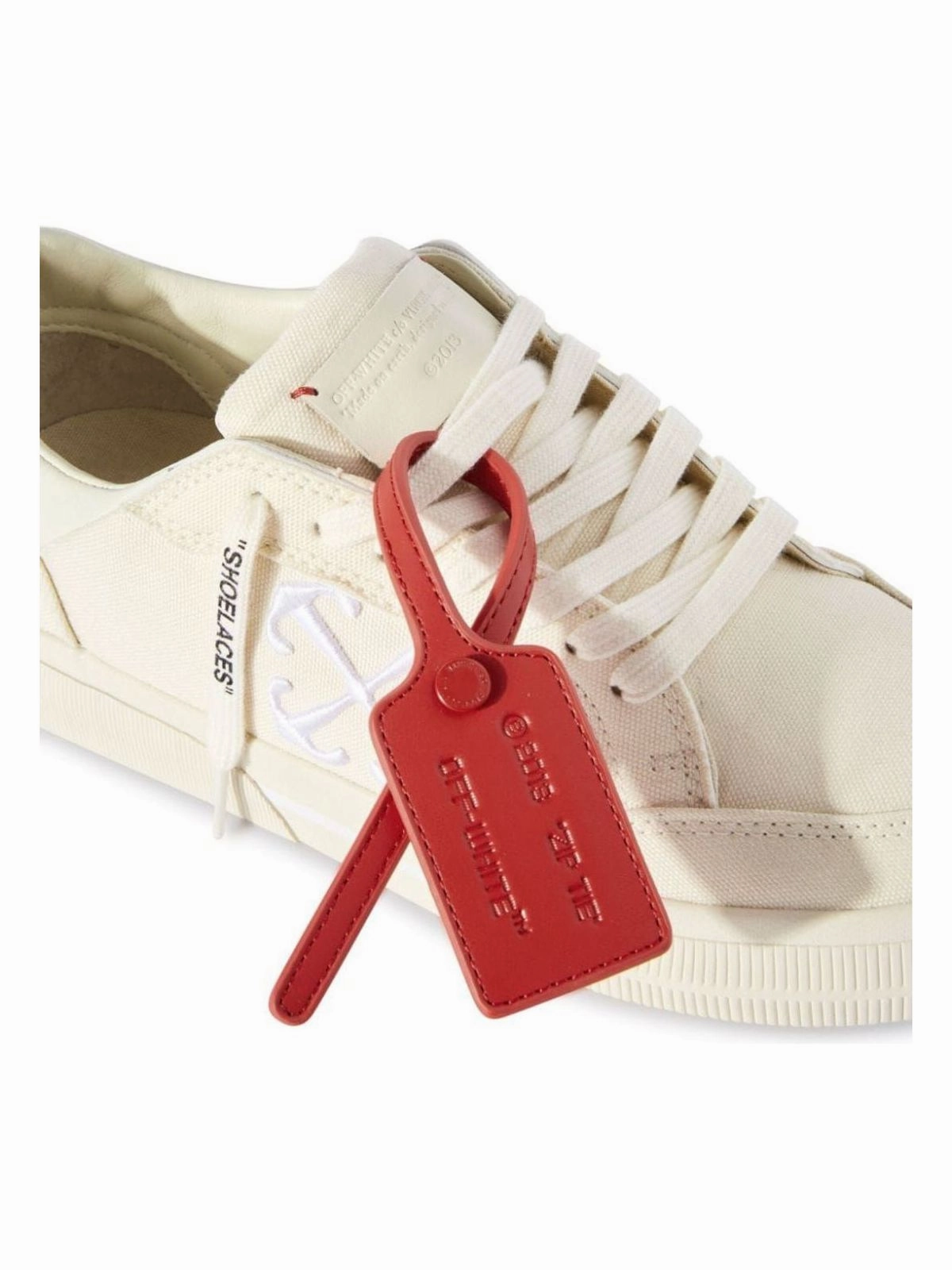 LOW VULCANIZEC SNEAKER