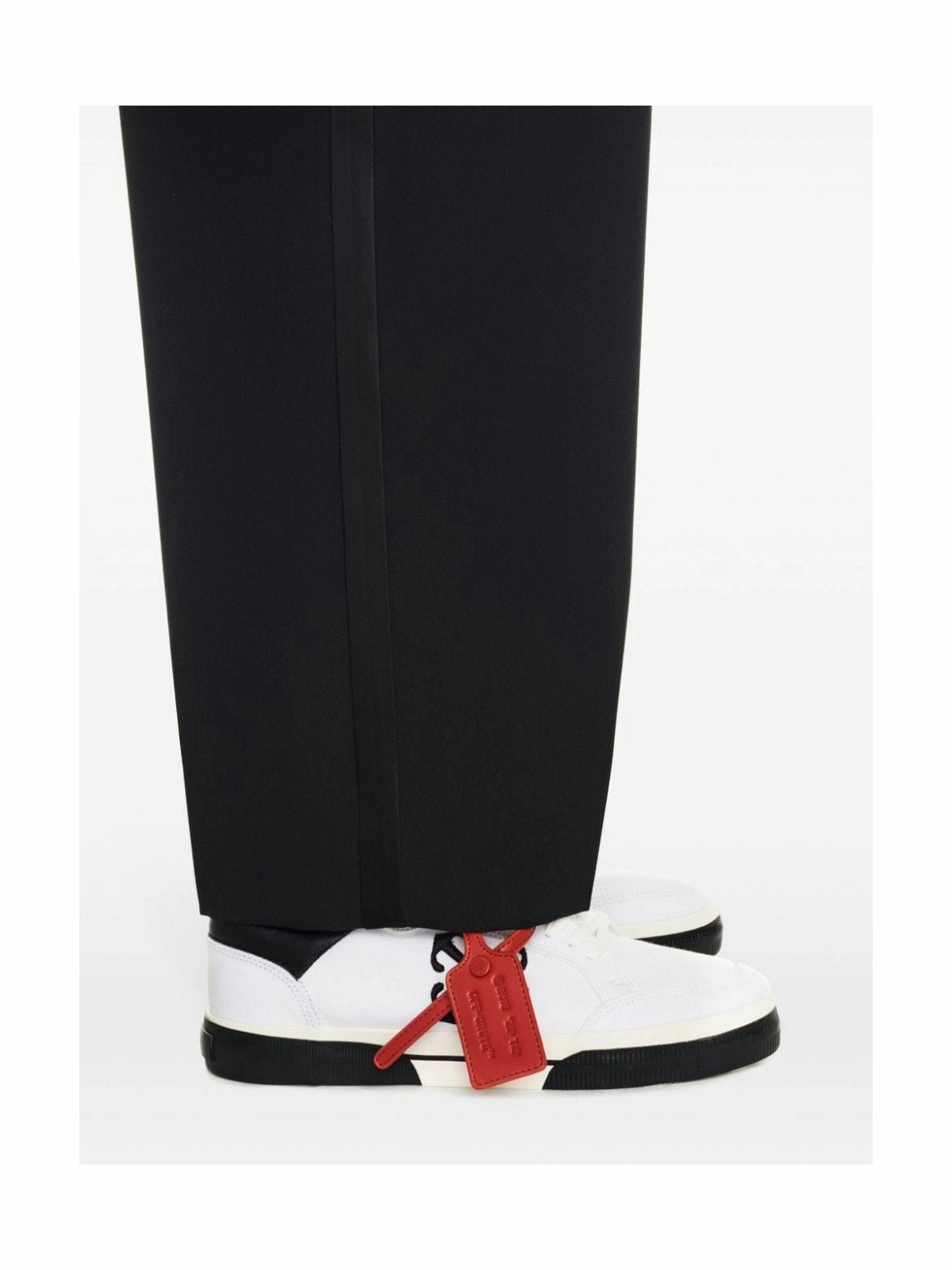 NEW VULCANIZED SNEAKER