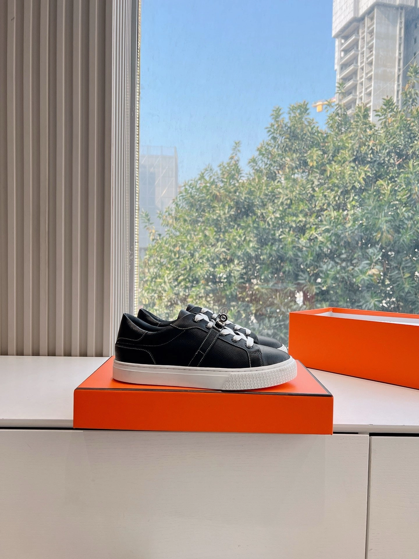 SE1577 Hermes Day Sneaker / Size5-10