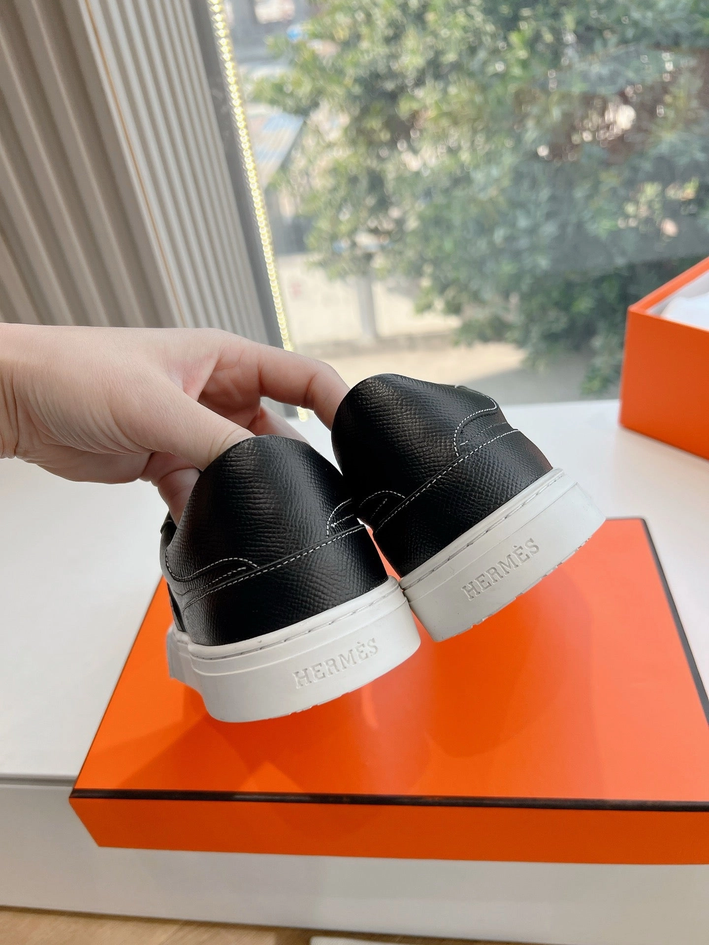 SE1577 Hermes Day Sneaker / Size5-10