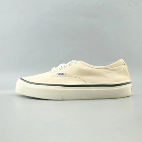 VANS AUTHENTIC 