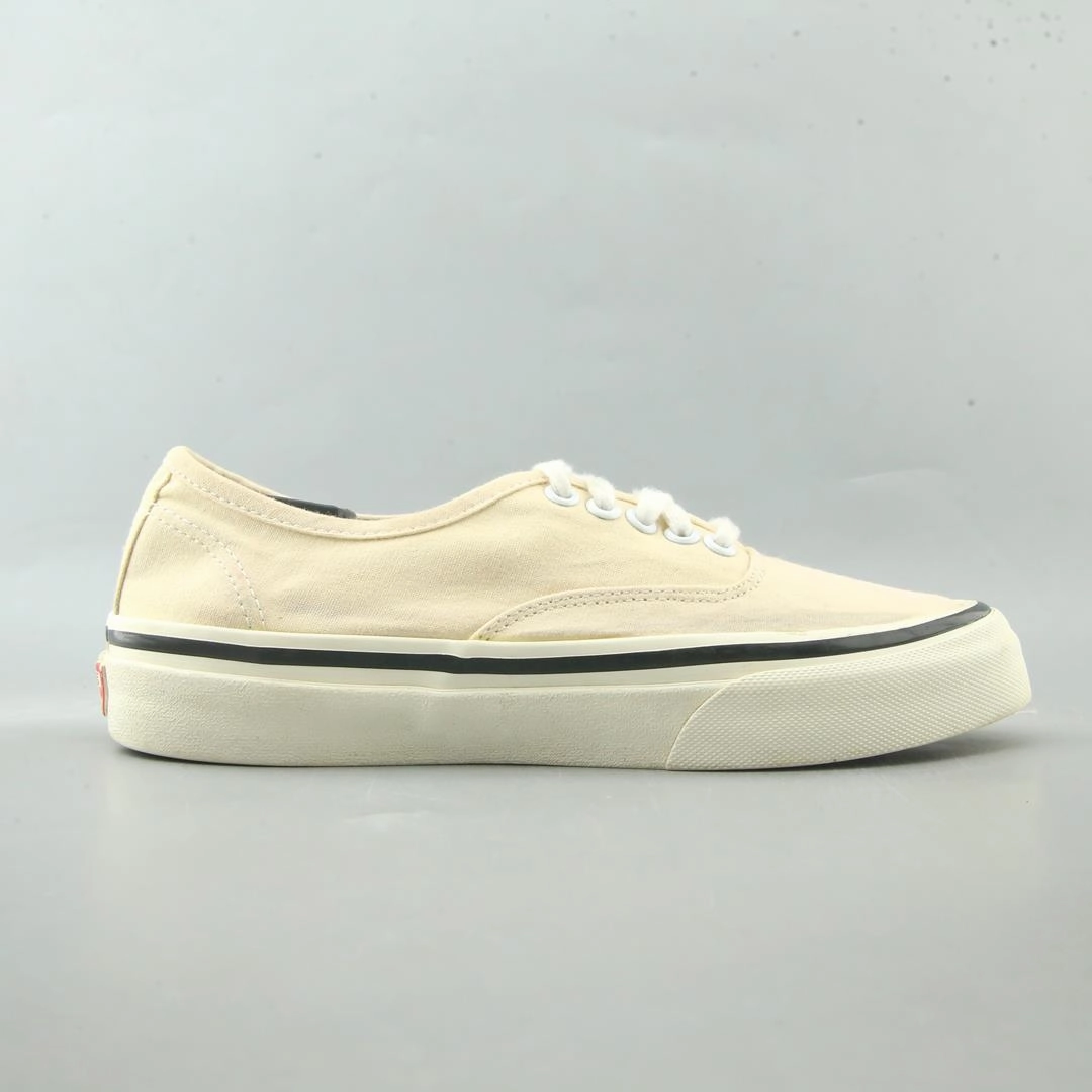 VANS AUTHENTIC