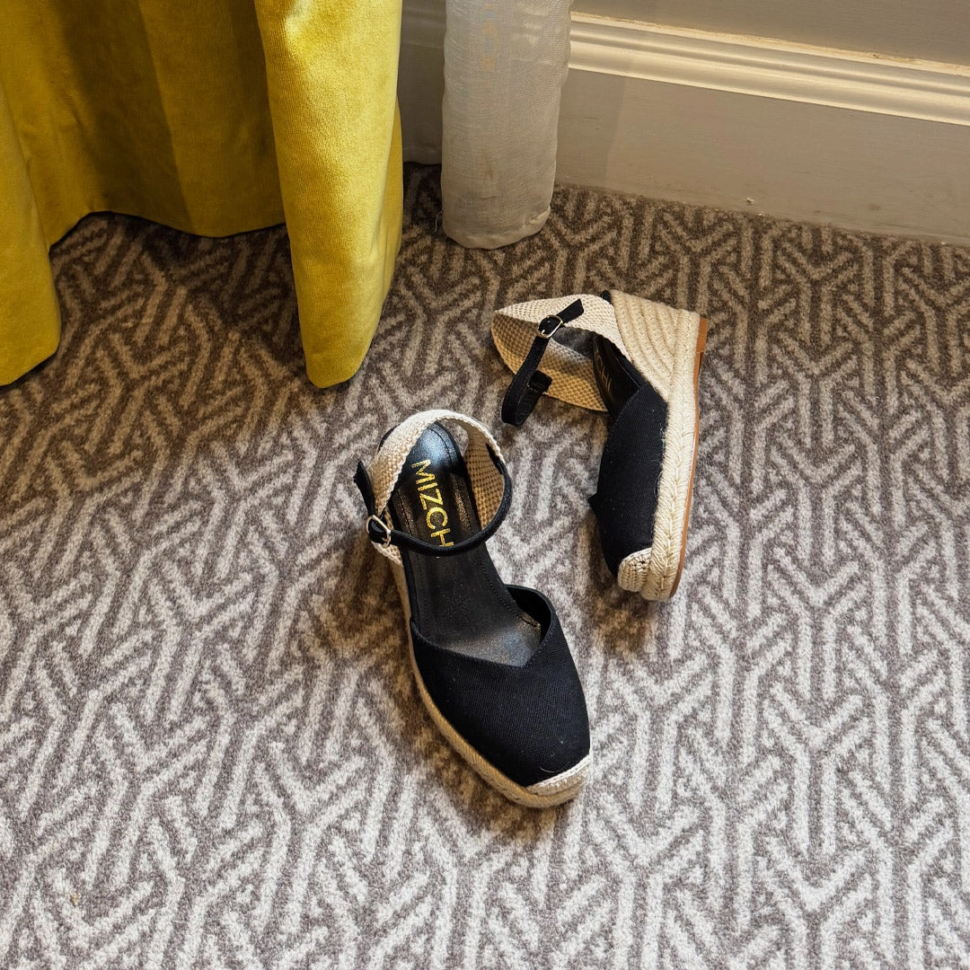 *VITTORIA - black ankle strap espadrilles