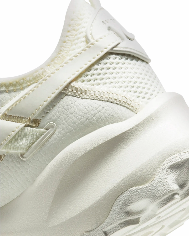 Dark Sneakers Nike scarpa sneakers da donna TC 7900 DD9682-100 bianco latte