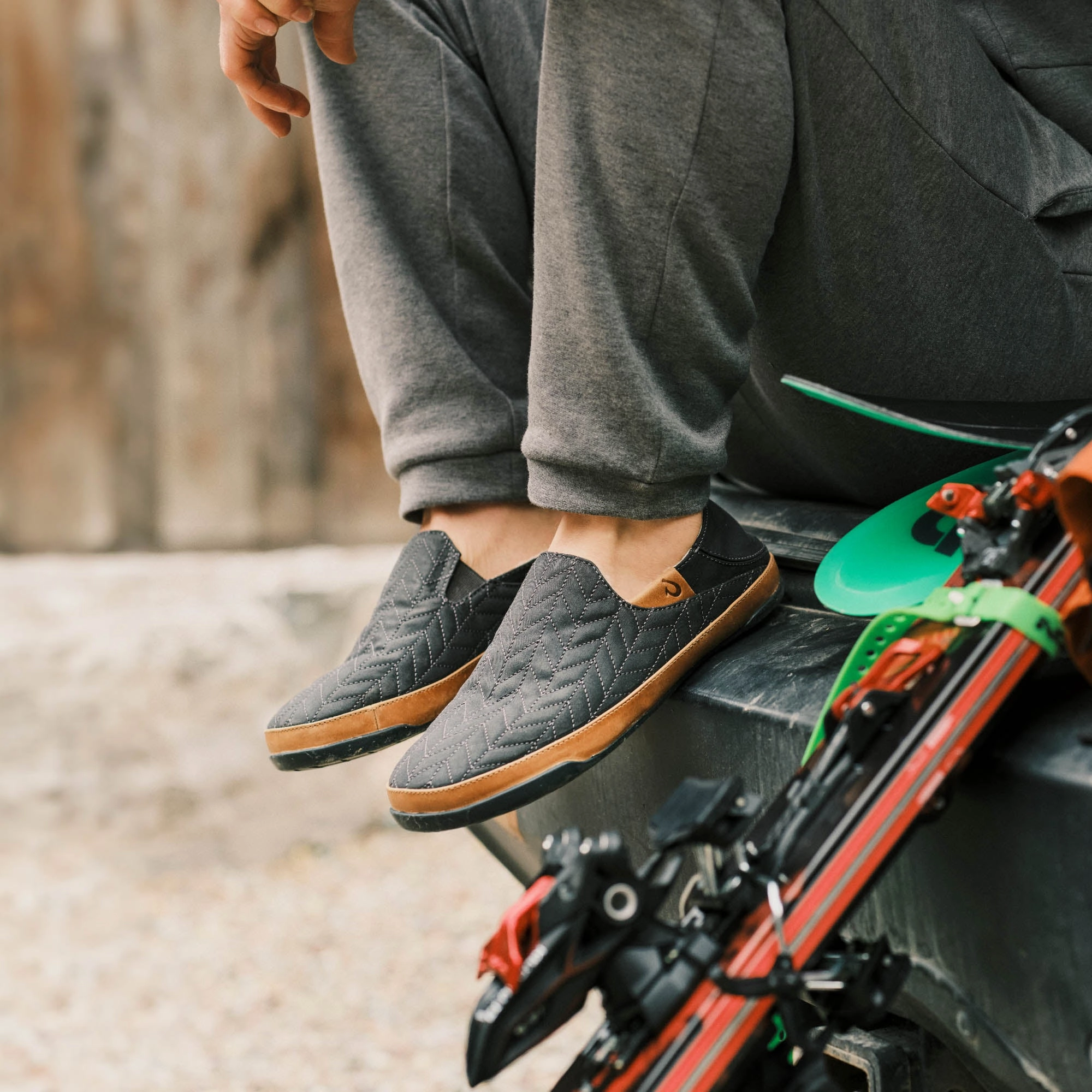 Hanohano - Dark Shadow Waterproof Shoe Box For Outside