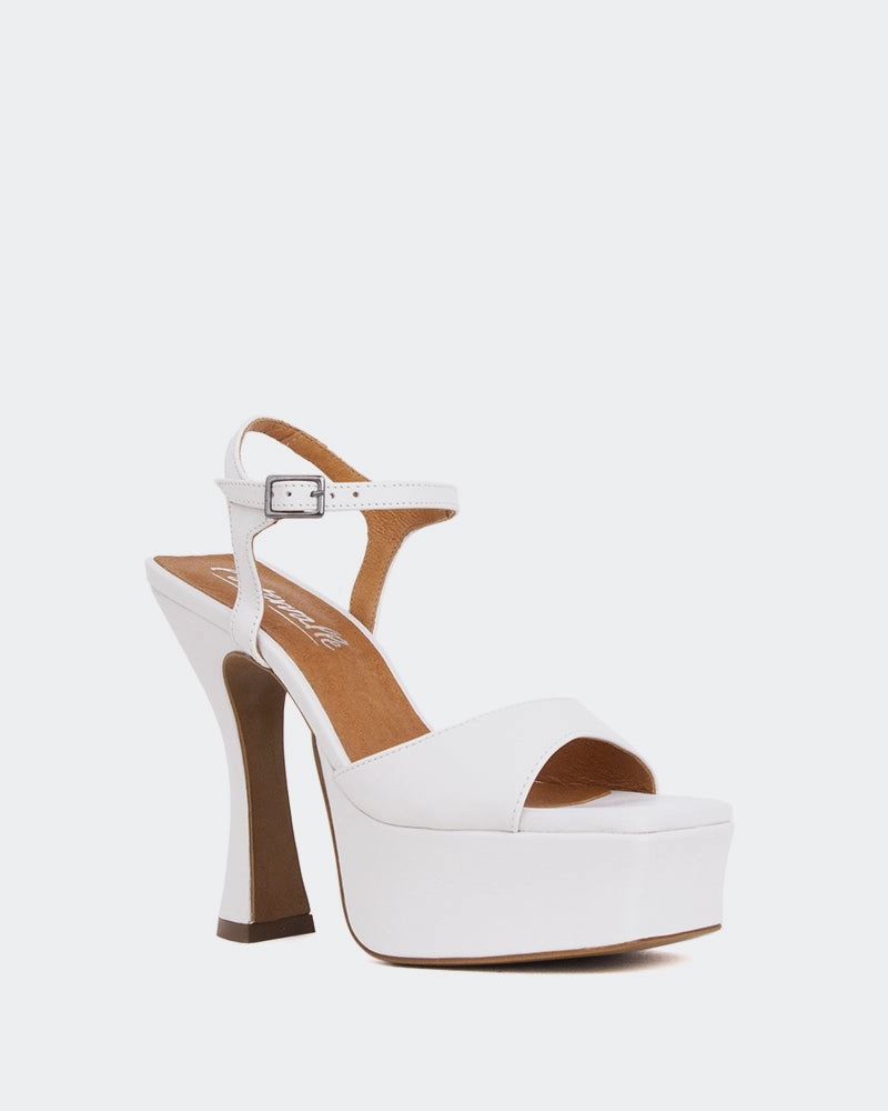 Betsey White Leather/Cuir Blanc Wedge Thong Sandals