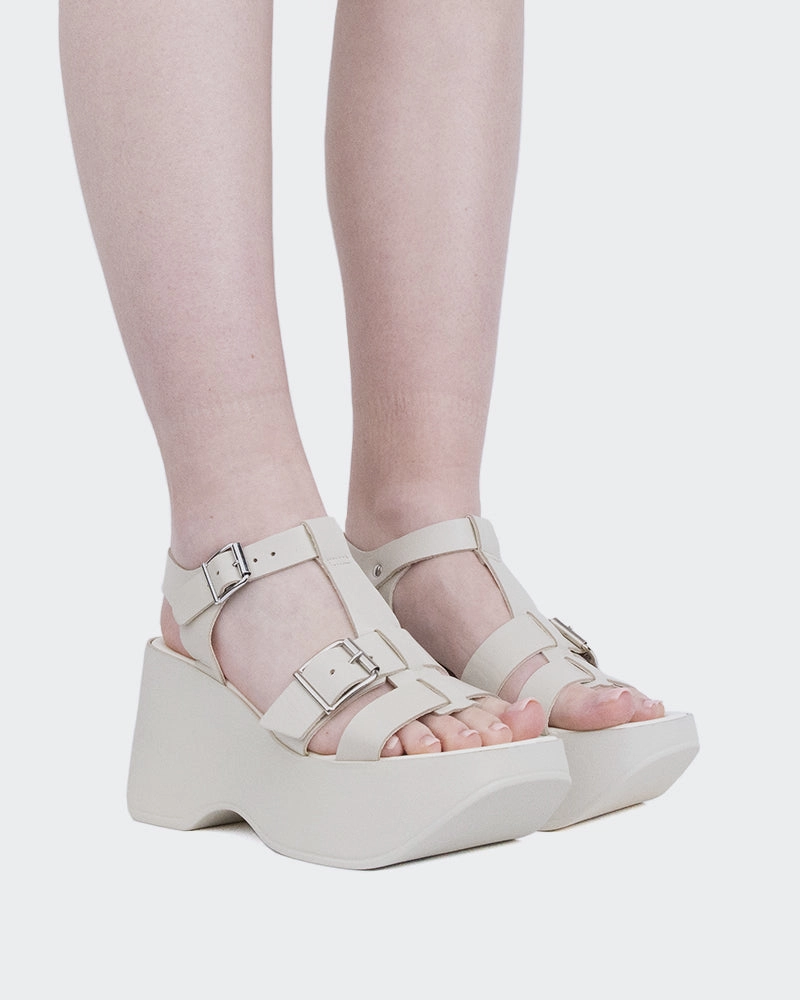 Brinkly Off White Leather Giani Bernini Sandals
