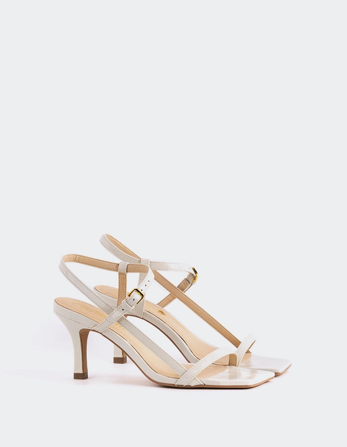 Charmy Off White Naplack Bella Vita Sandals
