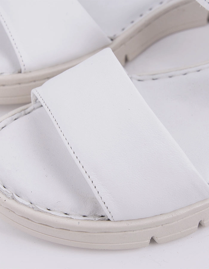 Belgrave White Leather On The Go 600 Sandals
