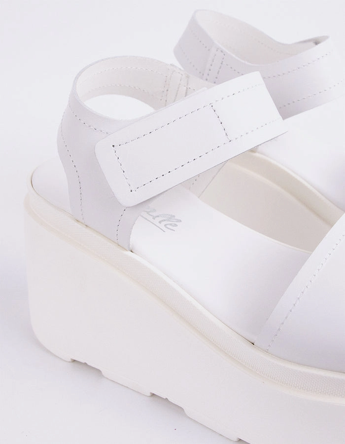 Ideal White Leather Sandals Skechers