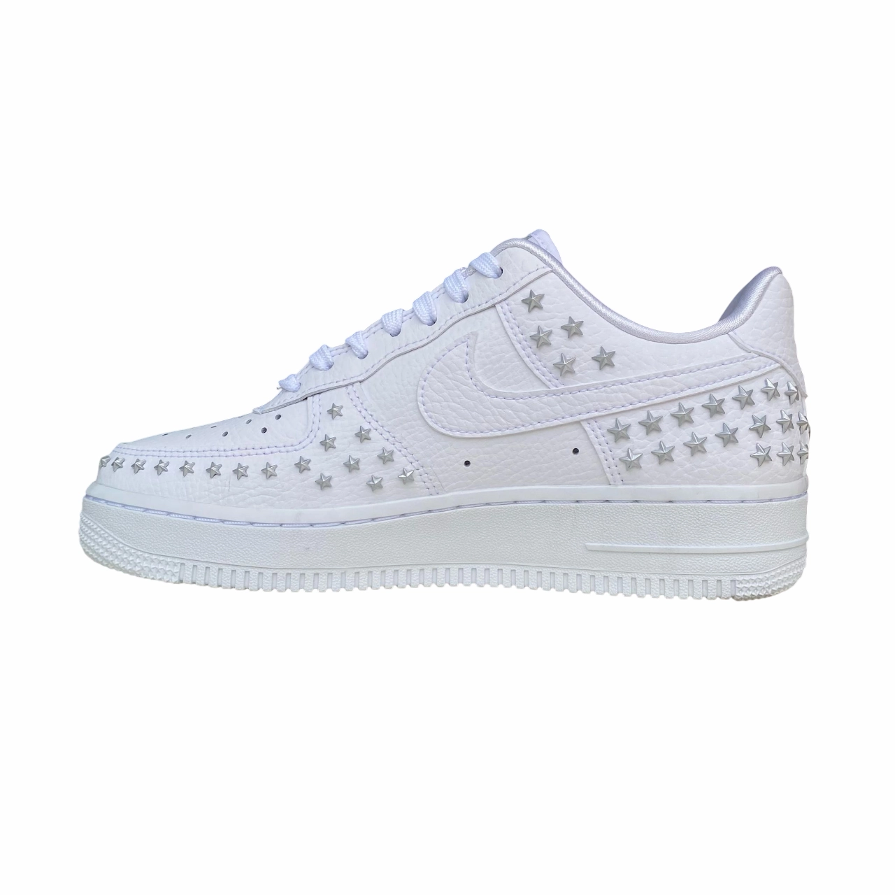 Ladies Harley Davidson Sneakers Nike scarpa sneakers da donna Nike Air Force 1 '07 XX Studded AR0639-100 bianco
