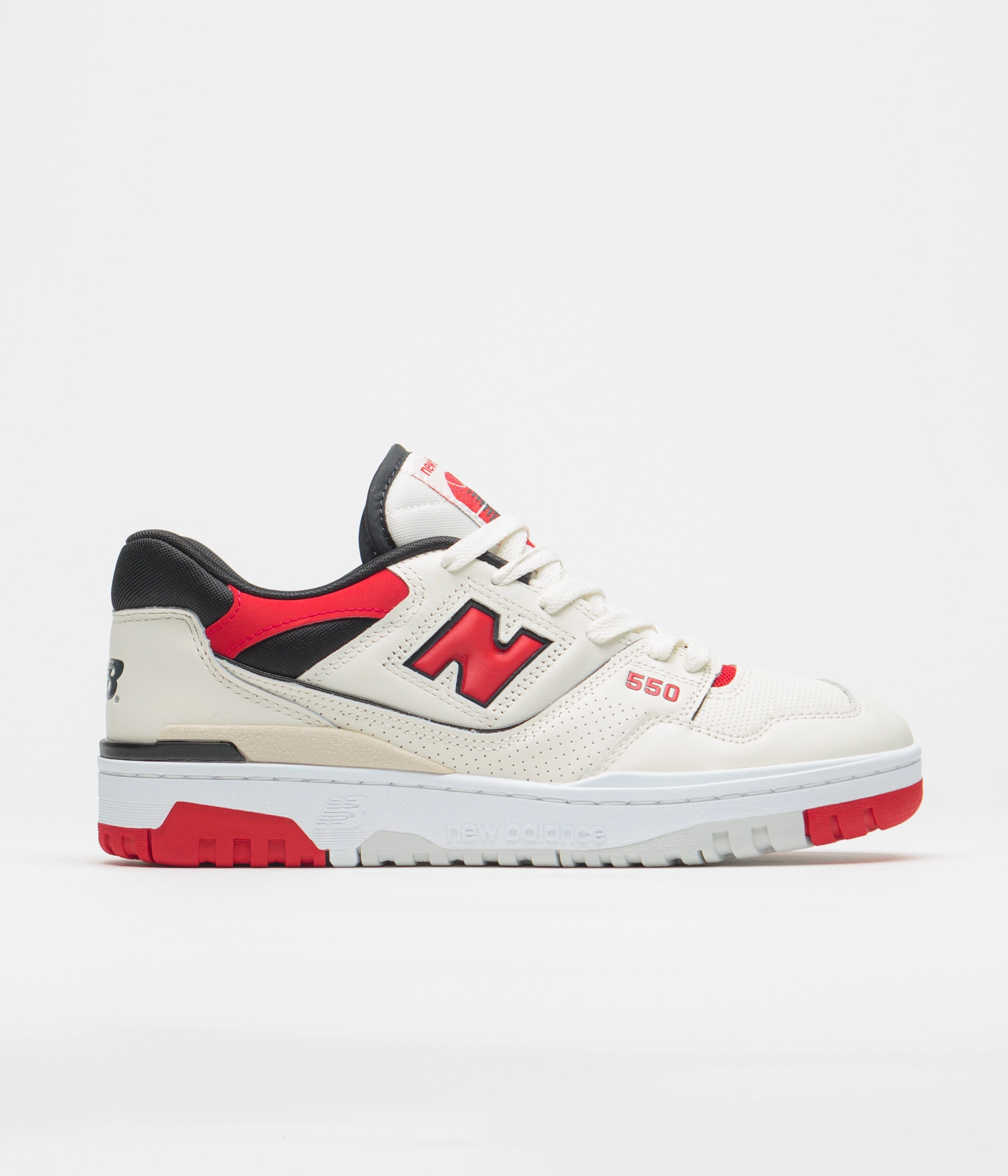 New Balance 550 Shoes - Sea Salt / Red New Balance 990 V3
