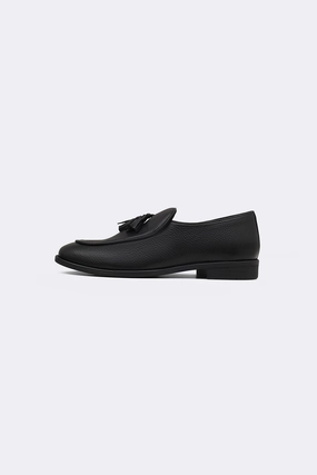 New Loafers GRAINED LEATHER TASSEL LOAFERS