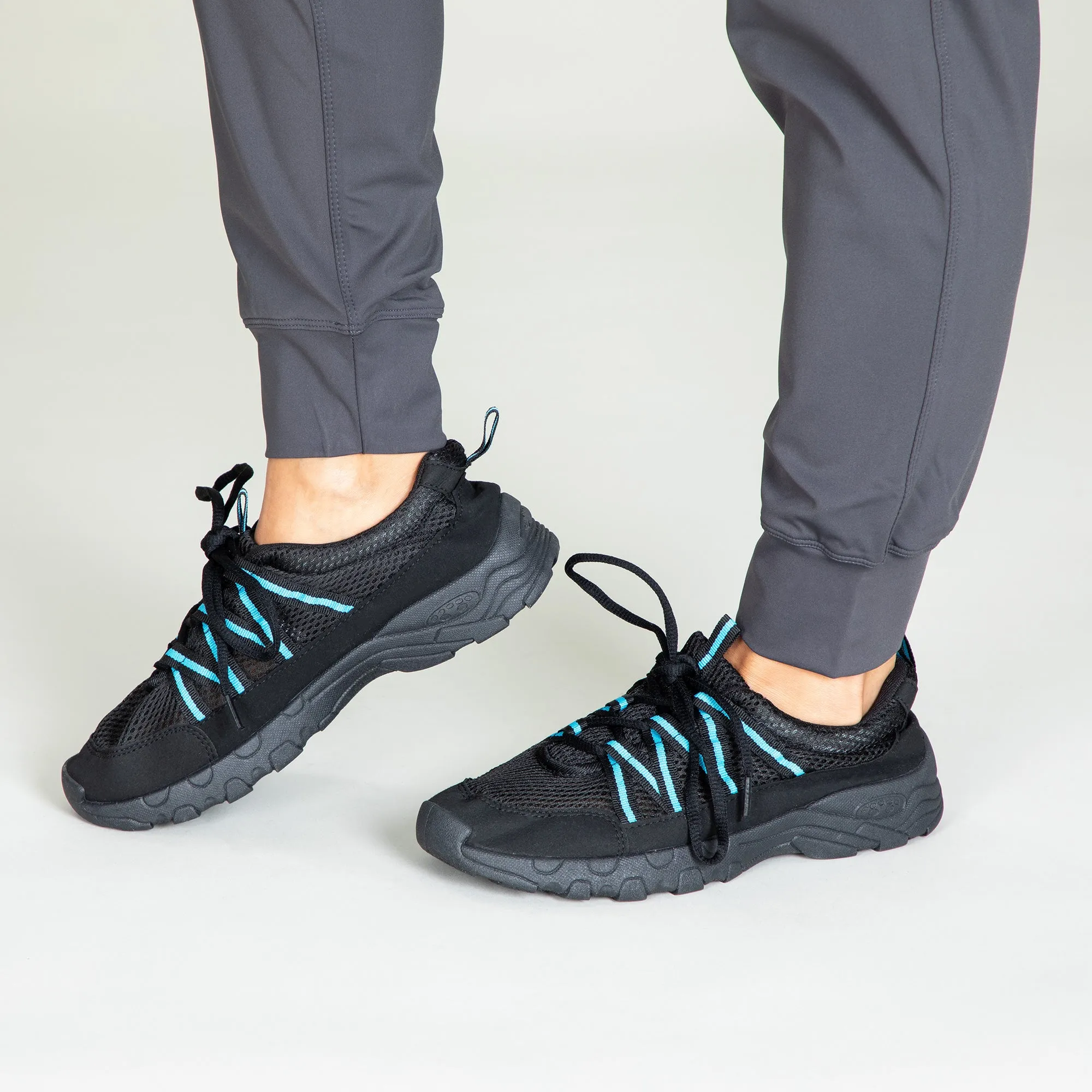 Cloudvista Waterproof Trail Running Ladies Water Drainage Sport Shoe