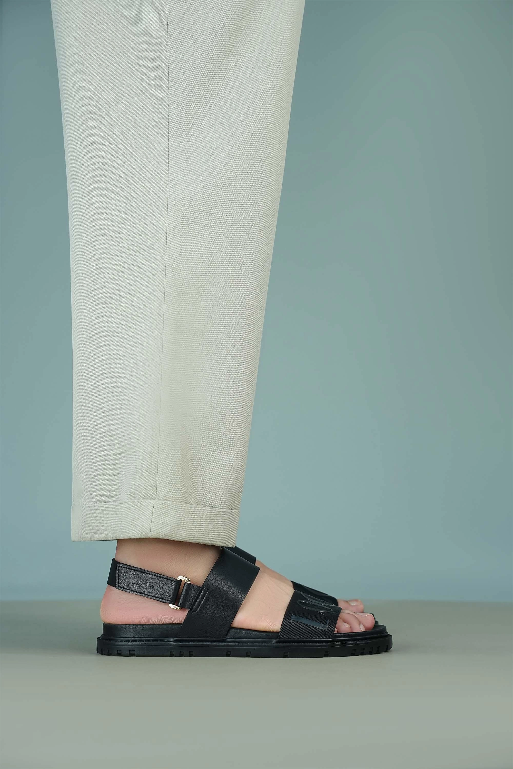 LOGO 7611 BKA Hereu Sandals