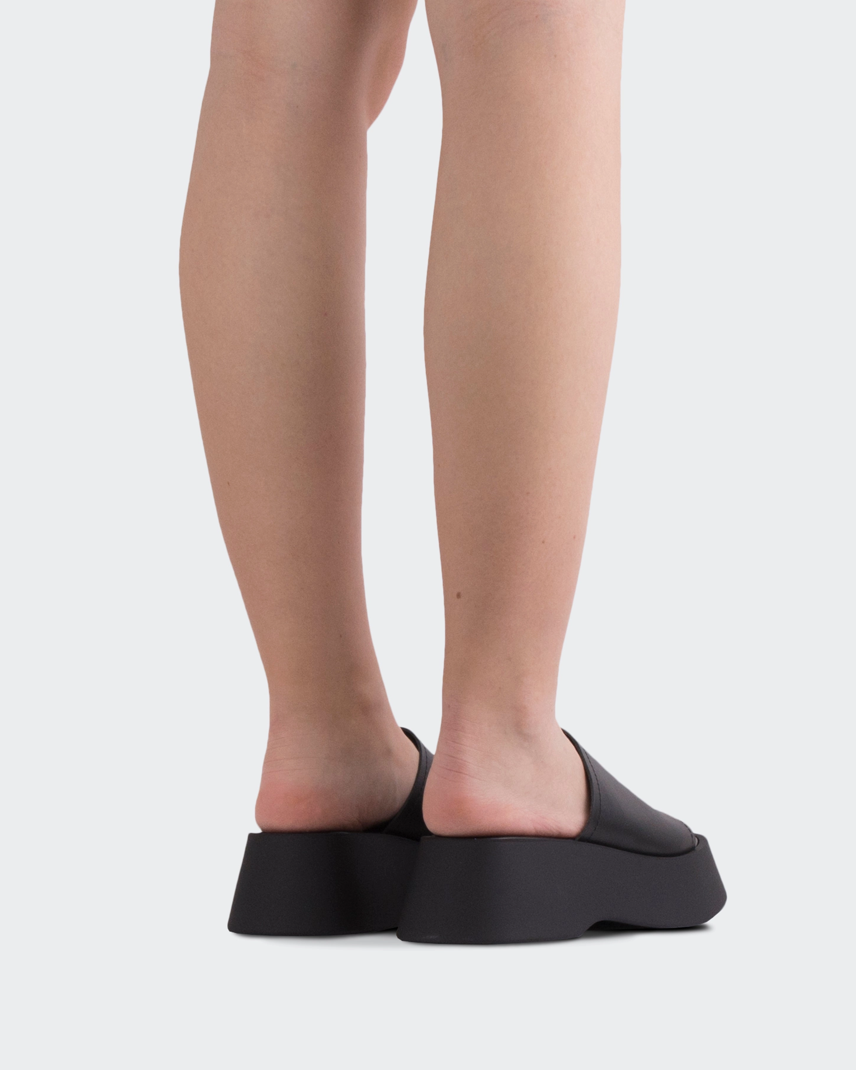 Toe Post Sandals Mulder Black Leather