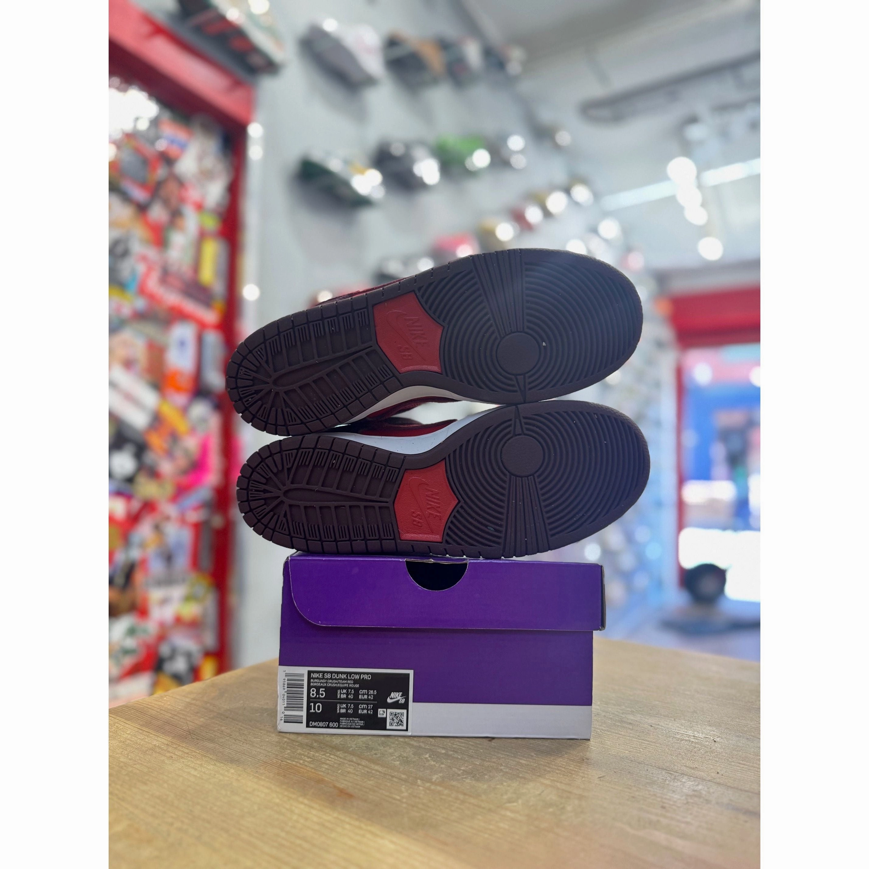 Nike Hypersweep Wrestling Shoes Nike SB Dunk Low Cherry UK 7.5