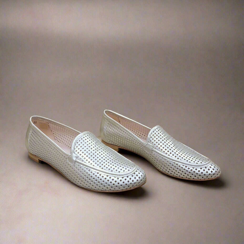 LA LISA -  Platino Perforated Loafer American Classics Bit Loafers