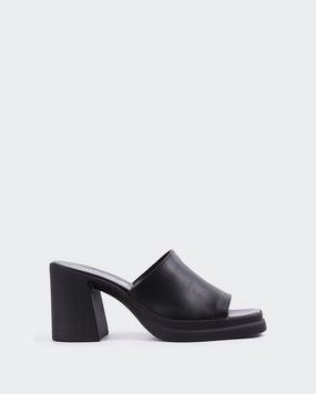 Arezzo Black Leather Baretraps Sandals