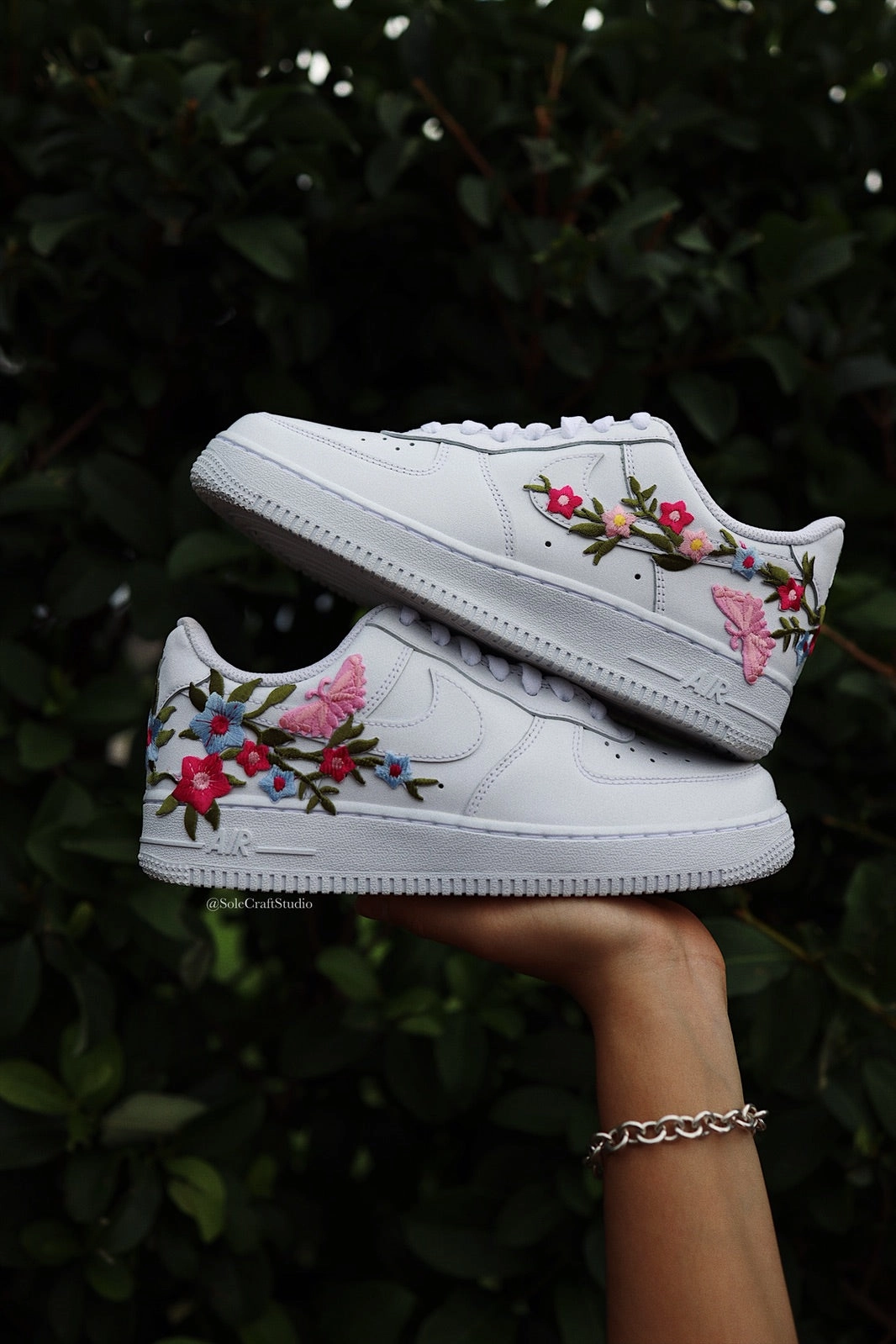 Luxury Sneakers Embroidered Flower Pink Butterfly Patch Custom Air Force 1
