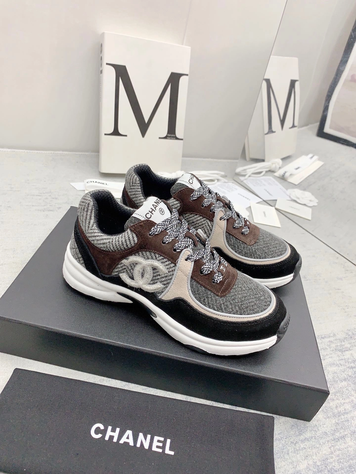 SE1001 CC Sneakers / Size5-10 