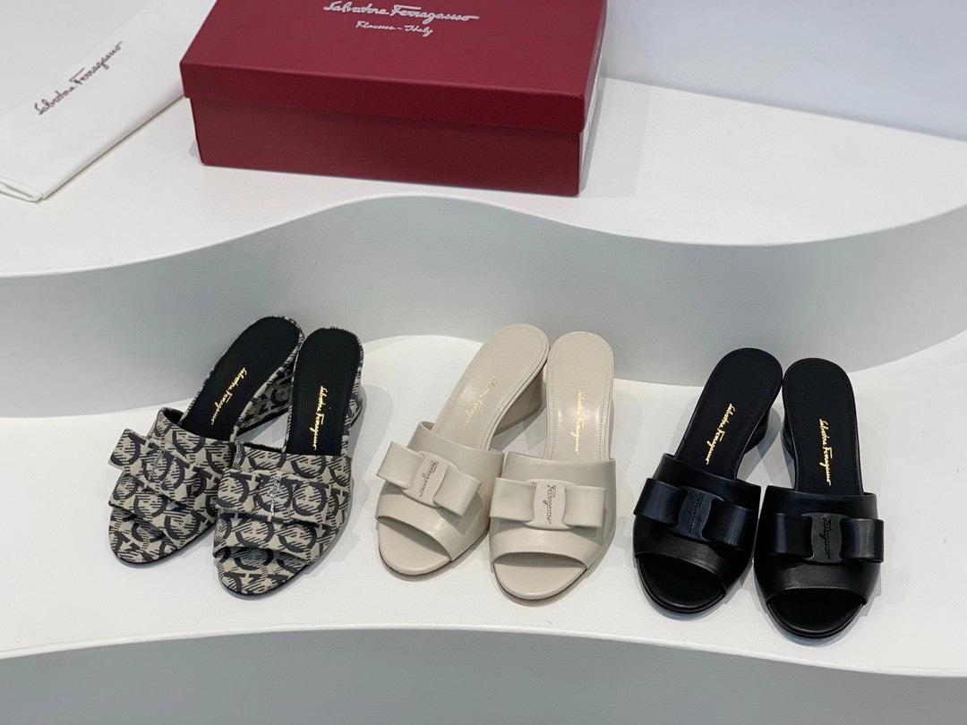SE1381 Ferragamo Slide / Size5-11 