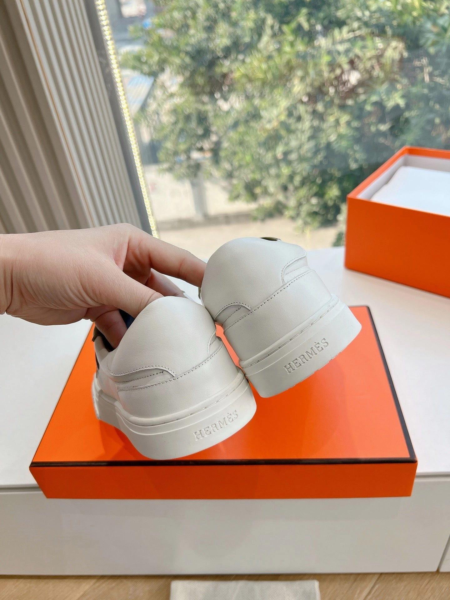 SE1572 Hermes Day Sneaker / Size5-10