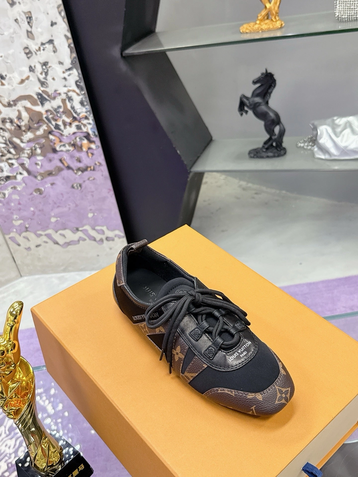 SE1645 LV Sneakerina / Size5-11