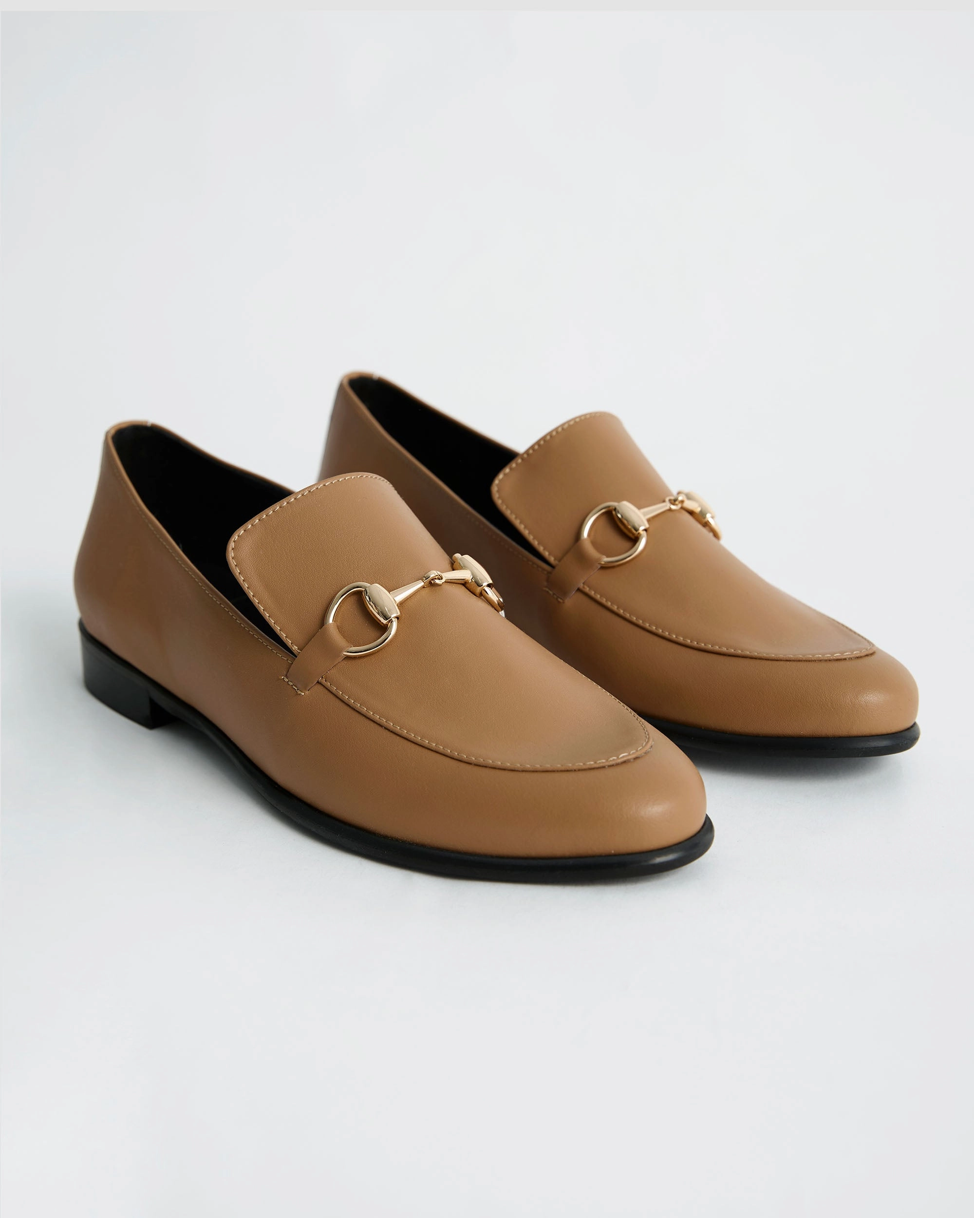 Shiv Loafers beige women's moccasins