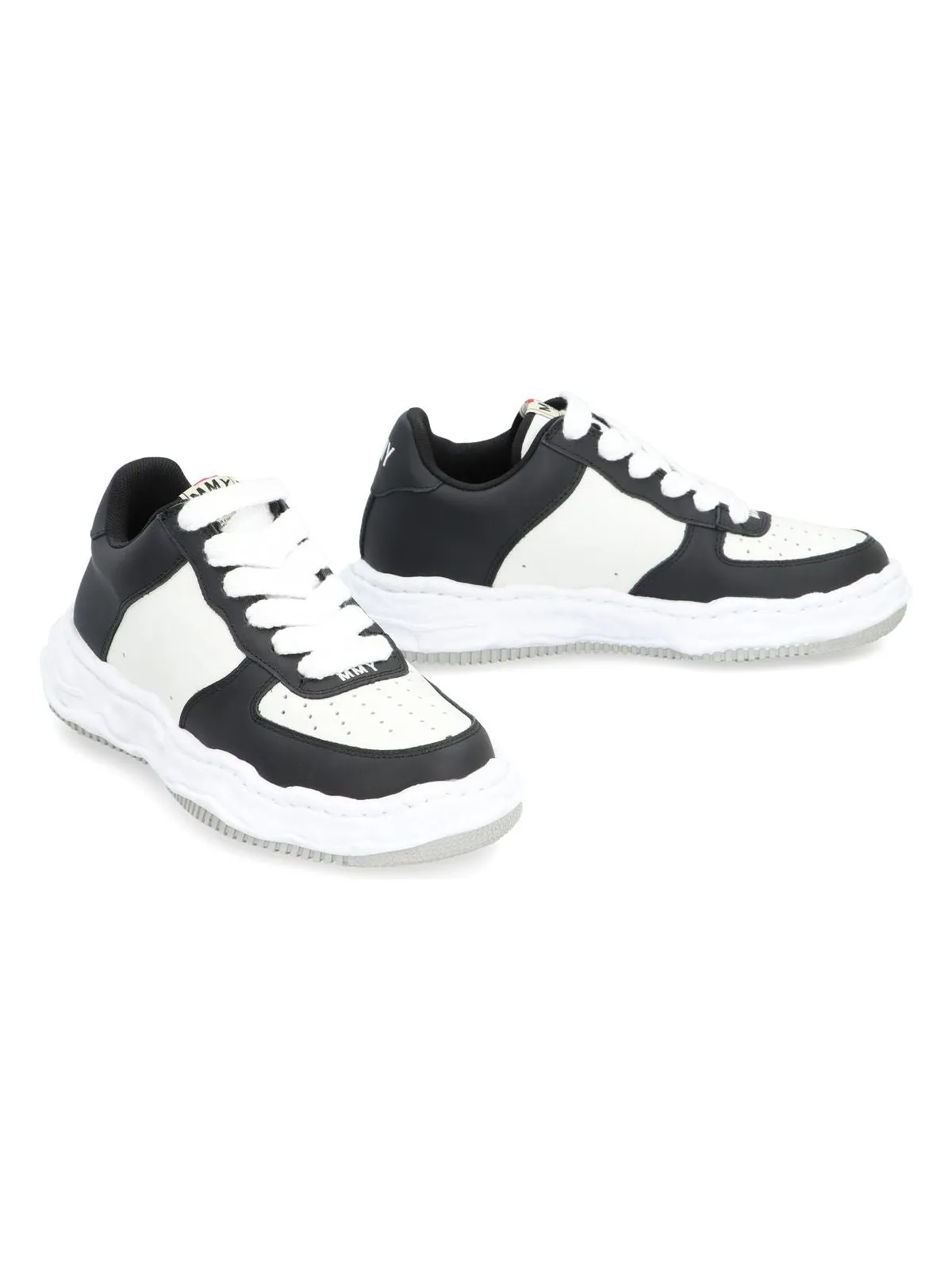 Wayne Low Top Sneakers