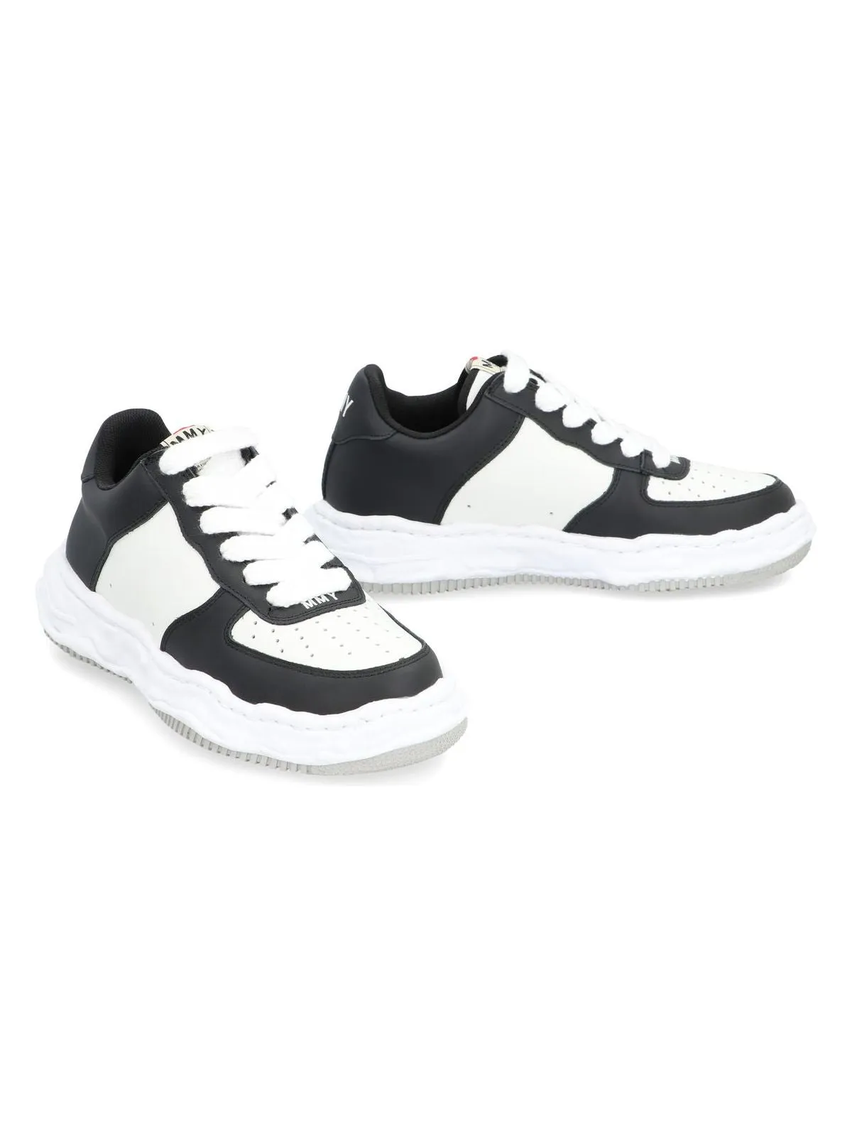 Wayne Low Top Sneakers