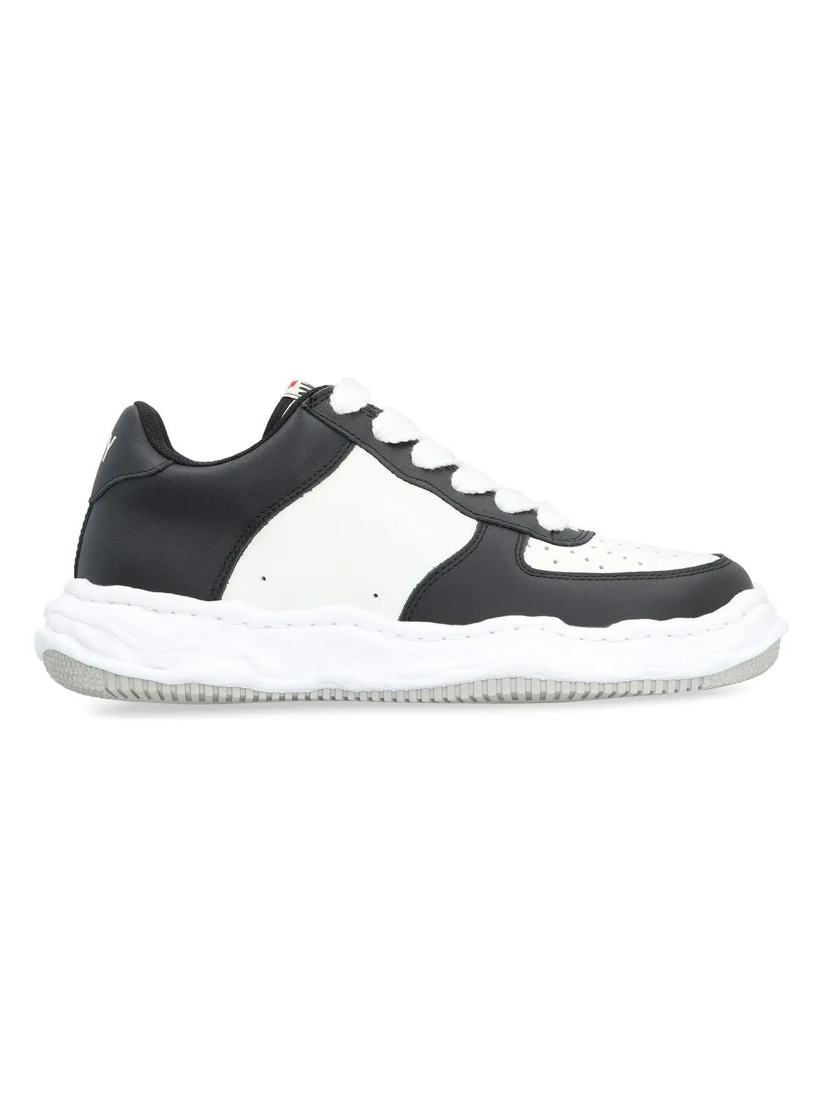 Wayne Low Top Sneakers