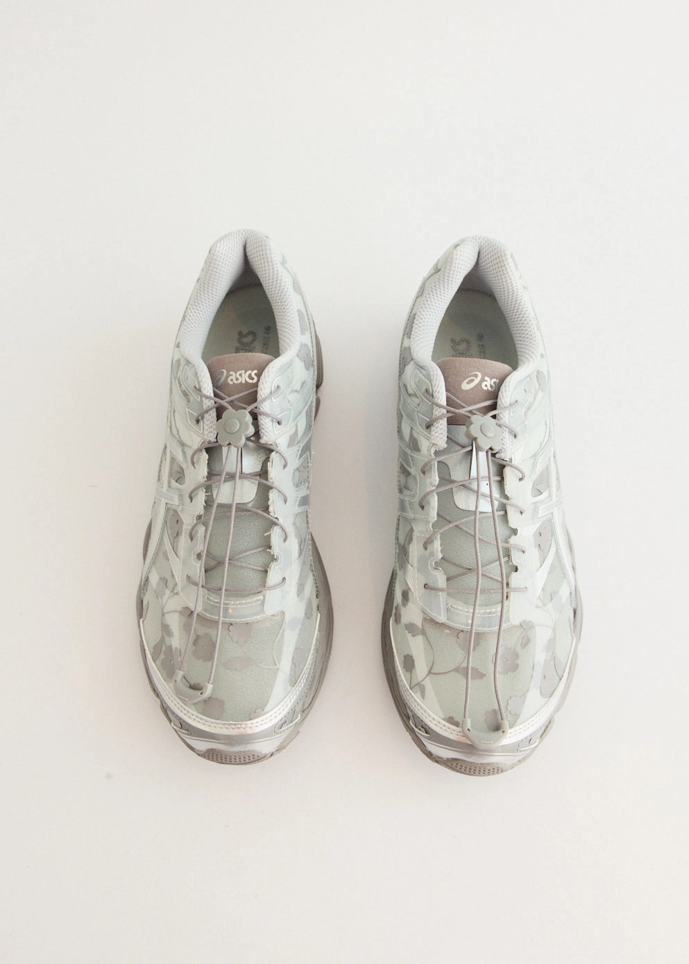 Comparison Asics Running Shoes x Cecilie Bahnsen Gel-Cumulus 16 SSCB 'Glacier Grey Silver' Sneakers